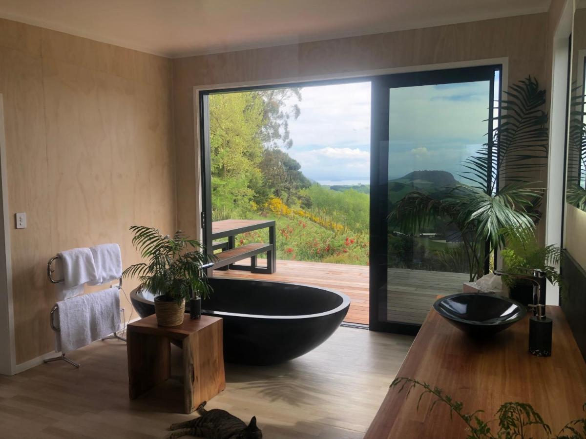 Whakaipo Bay Cabin Retreat Taupo Eksteriør billede